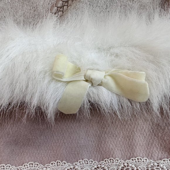 Cute Bow Fabric Bag with Lace and Faux Fur Detail - Picture 2 of 6